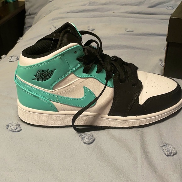 i have selling Jordan 1s they are a turquoise blue, i have worn them once.